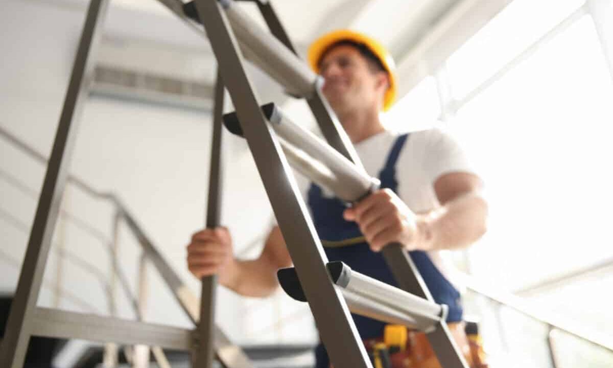 Safe Use of Ladders / Step Ladders
